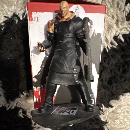 Resident evil nemesis figure - resident,
