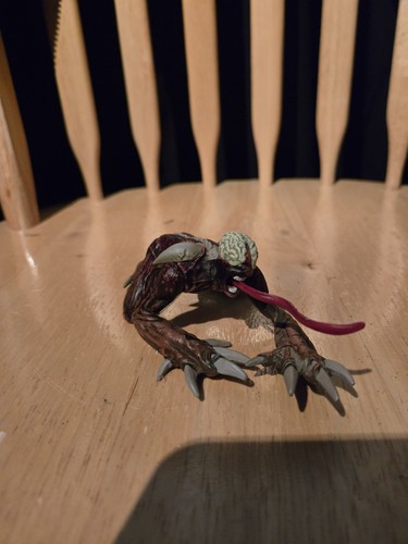 Resident evil licker toy biz - 2,