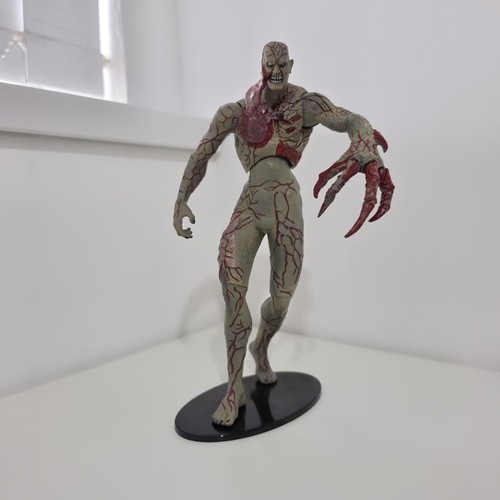Neca resident evil tyrant - neca,