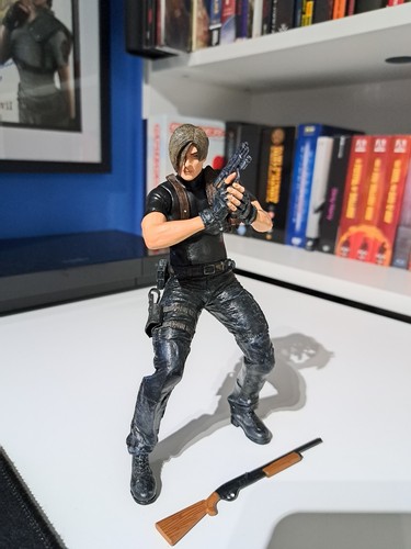 Official neca resident evil - neca,