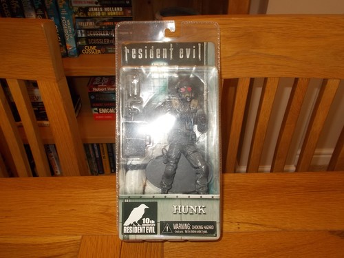 Neca resident evil hunk - resident,